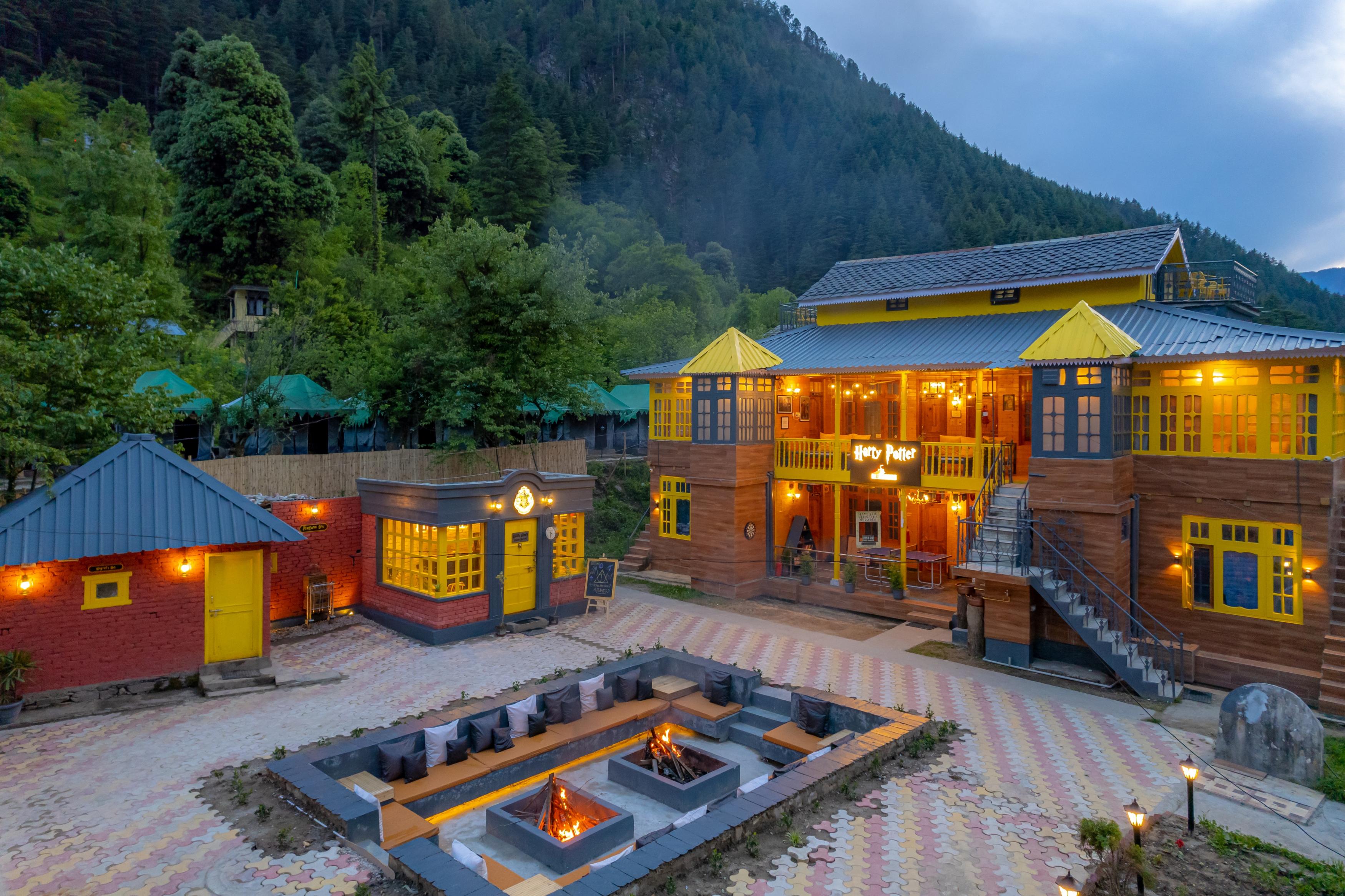 Whoopers Boutique Kasol | Near Mall Road Kasol
