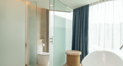 Panwaburi Beachfront Resort Room Type - Suite With Bathtub & Private Jacuzzi Pool