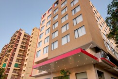 7 Apple Hotel Pratap Nagar