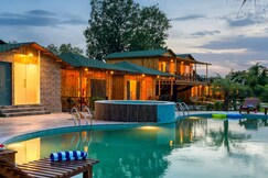 Pumpkin Hotels Corbett Tusk N Wood