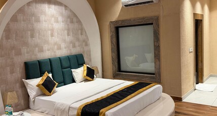 Hotel M2M Room Type - Super Deluxe Room With Bathtub