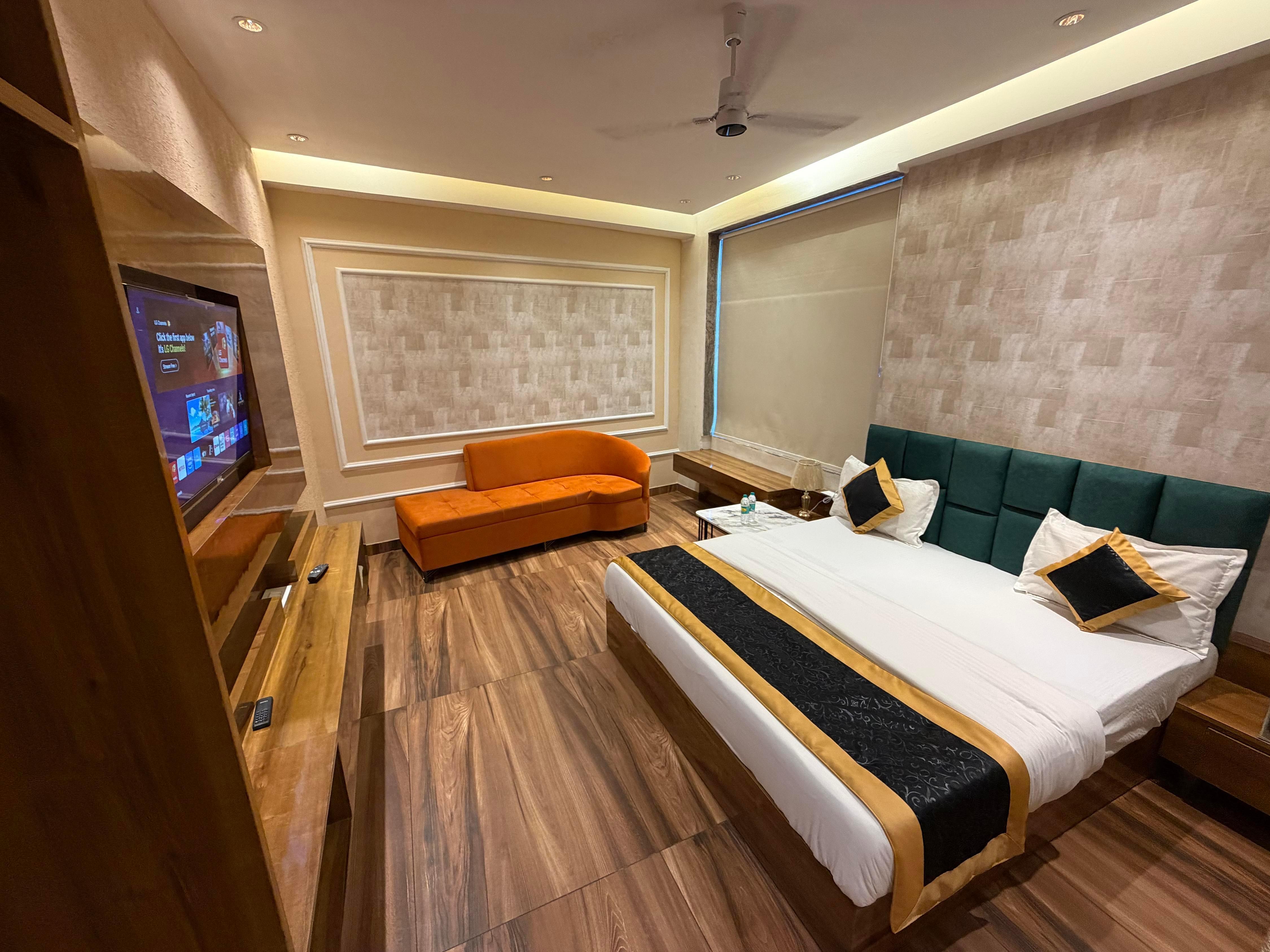 Hotel M2M Room Type - Deluxe Room