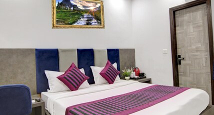Hotel SB Inn @ New Delhi Railway Station Room Type - Deluxe Room Non AC With Complementary Wifi