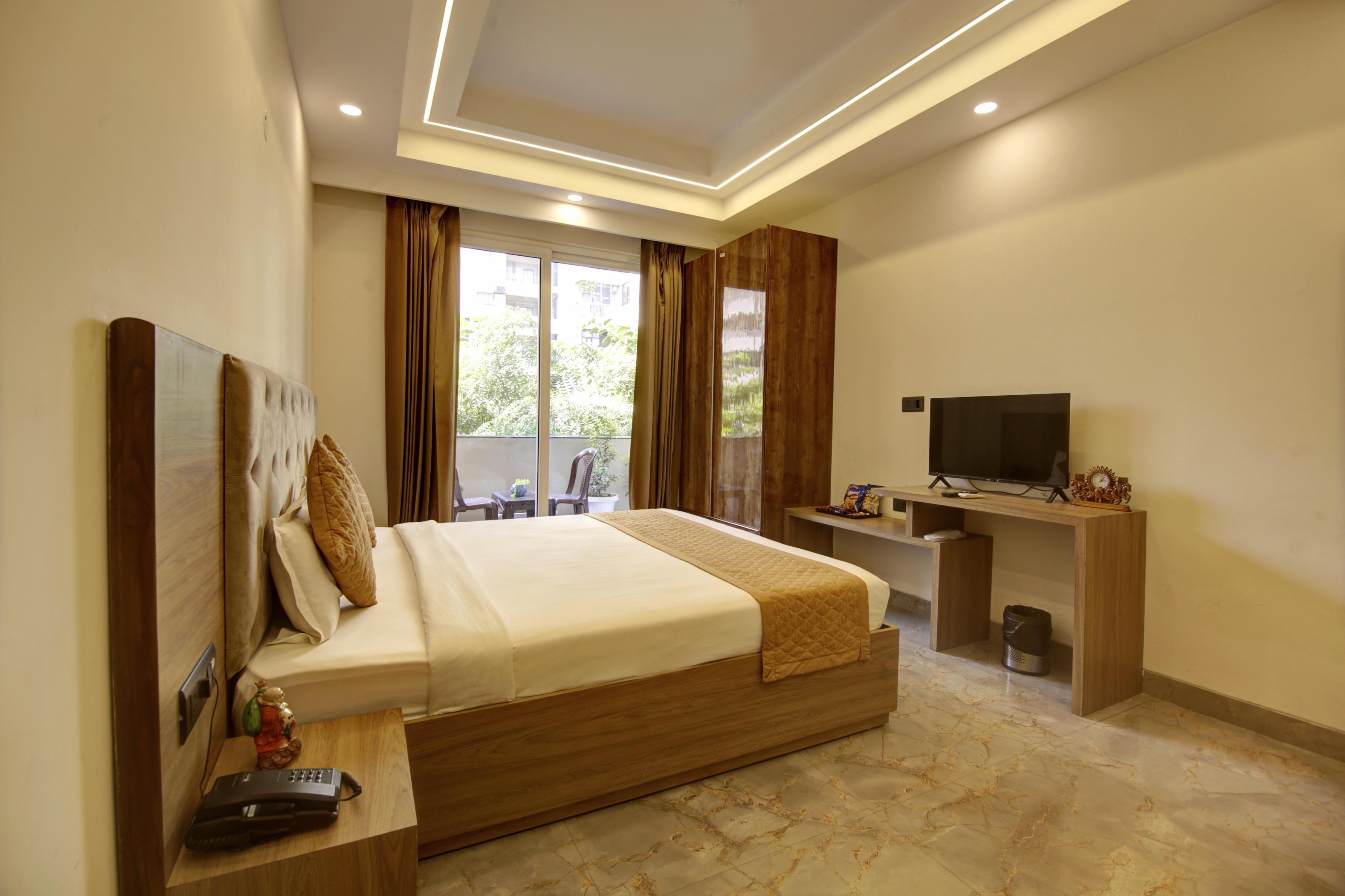 360 Degree Hotel - Tap to explore photos