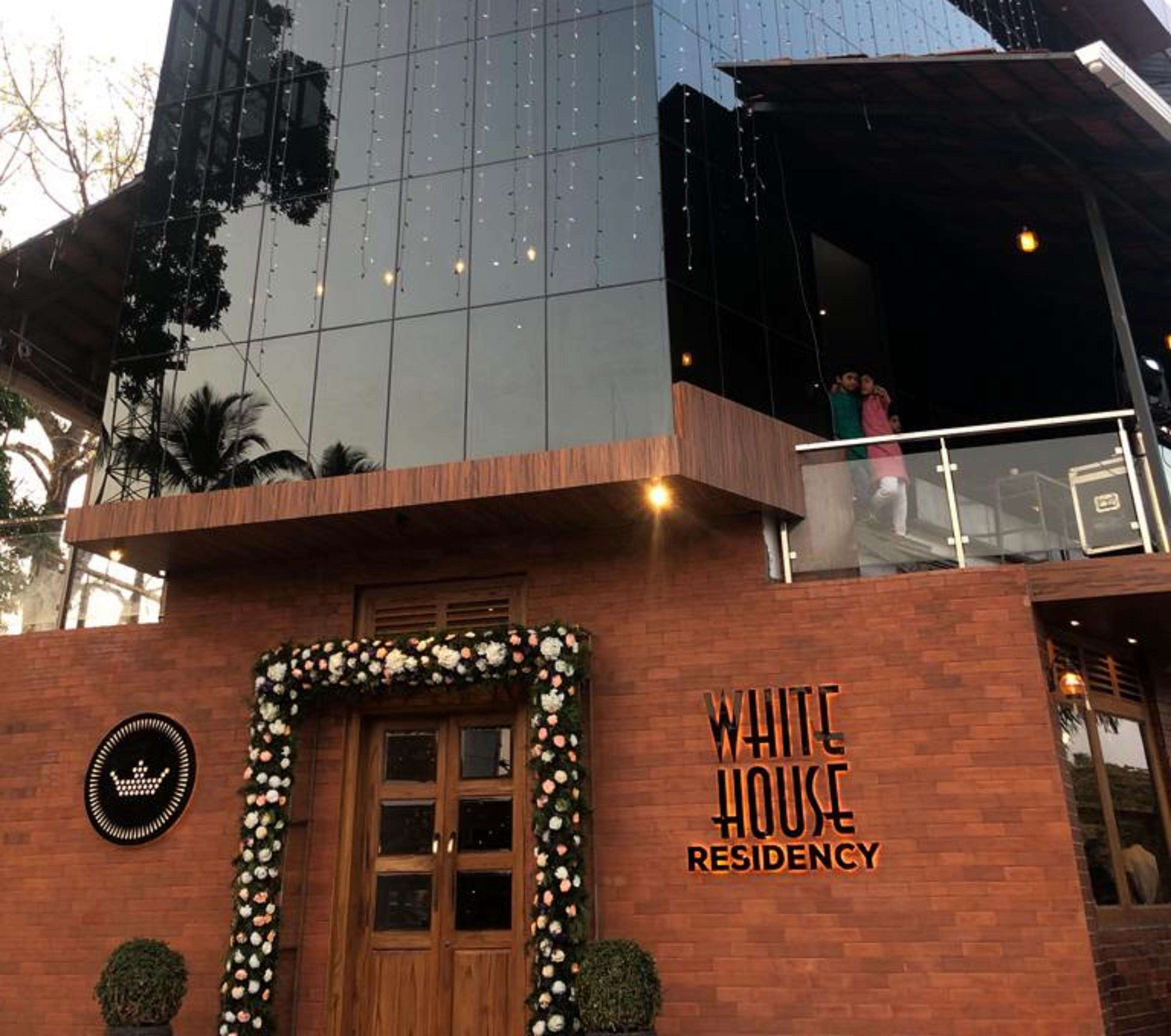 White House Residency - Tap to explore photos