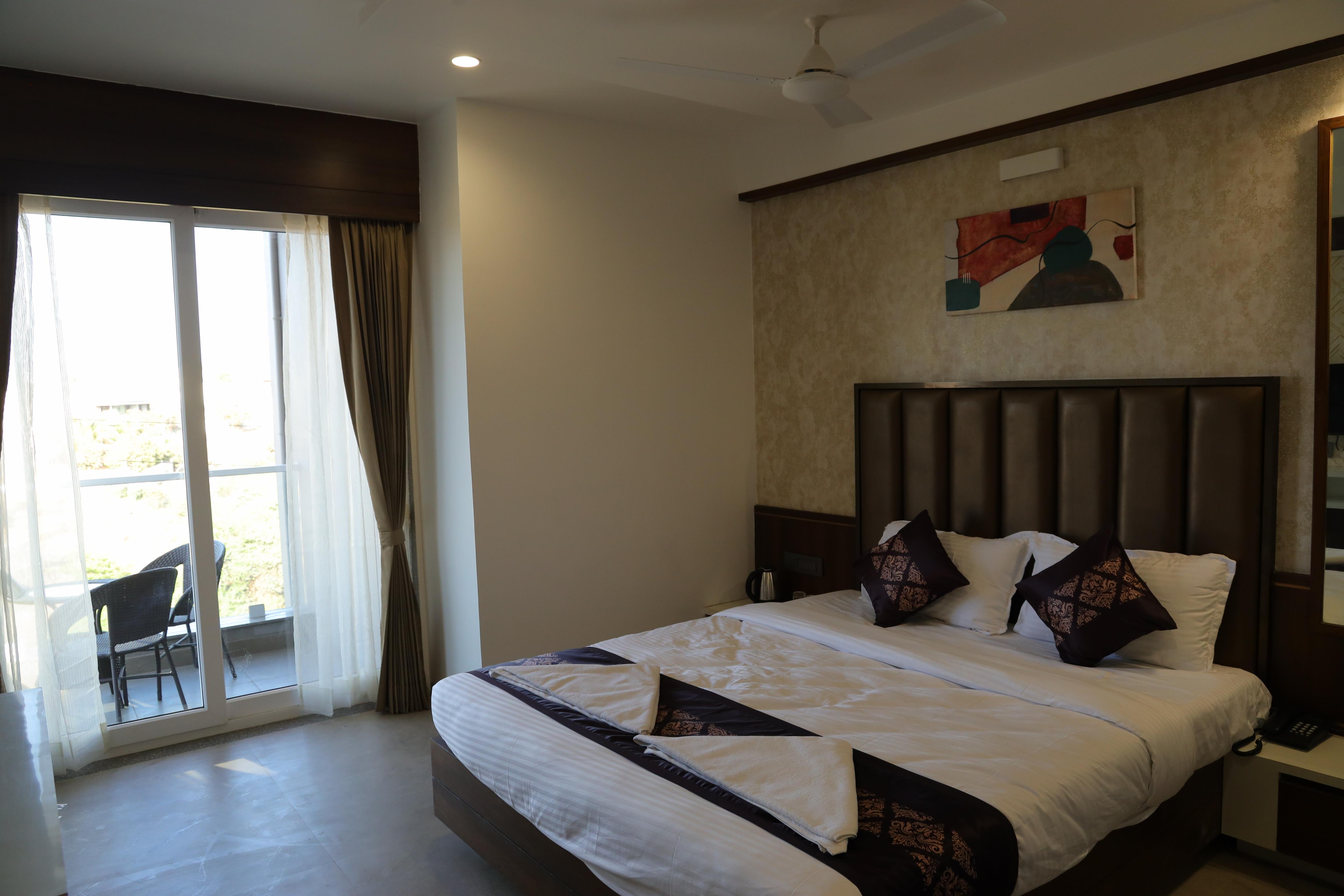 Hotel Blisss - Tap to explore photos