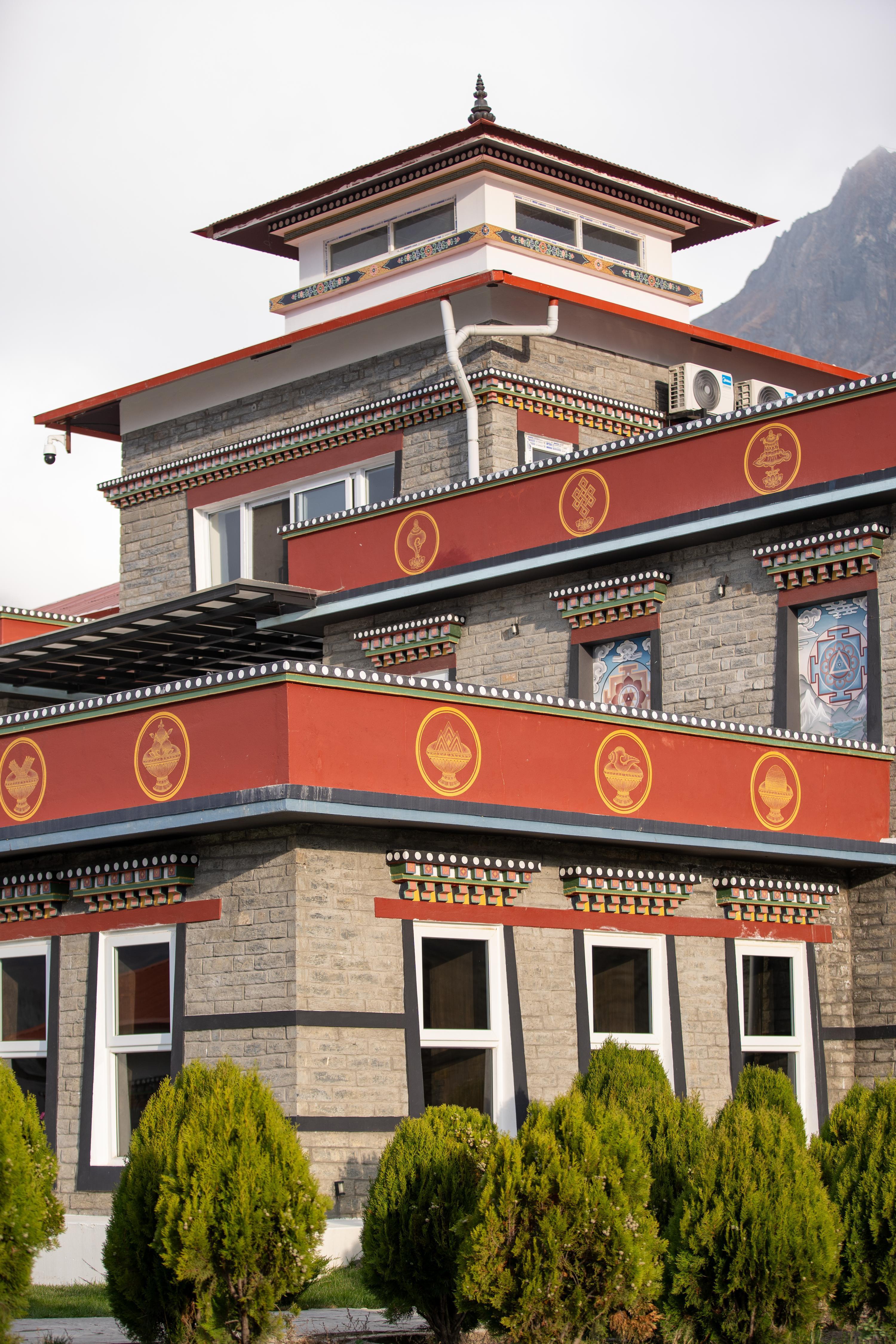 Lo Mustang Himalayan Resort - Tap to explore photos