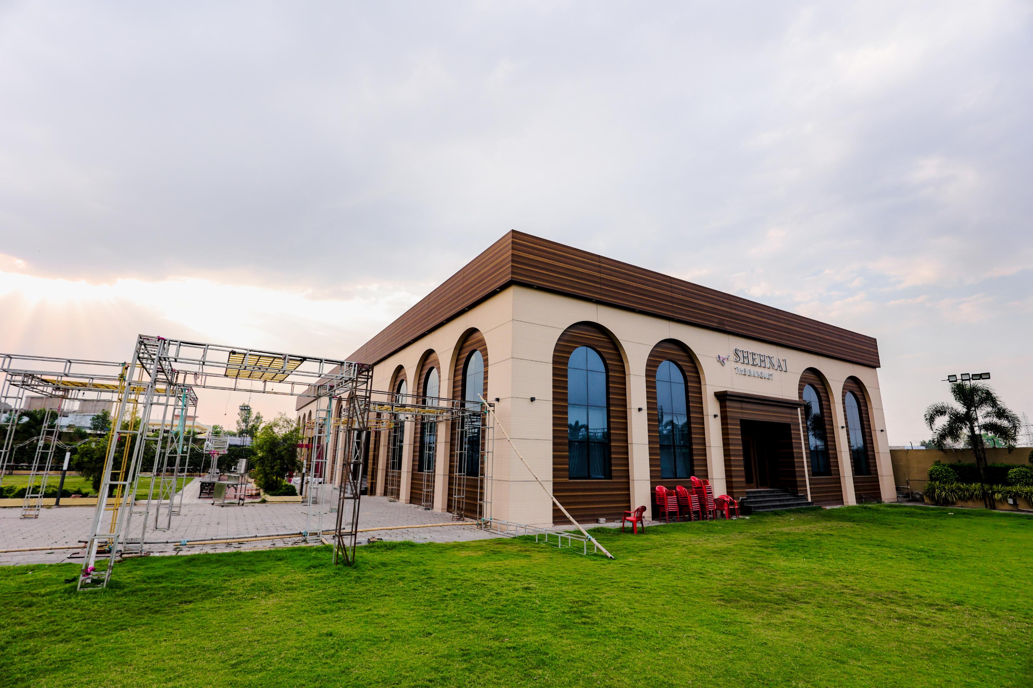 Jashn Resort - Tap to explore photos