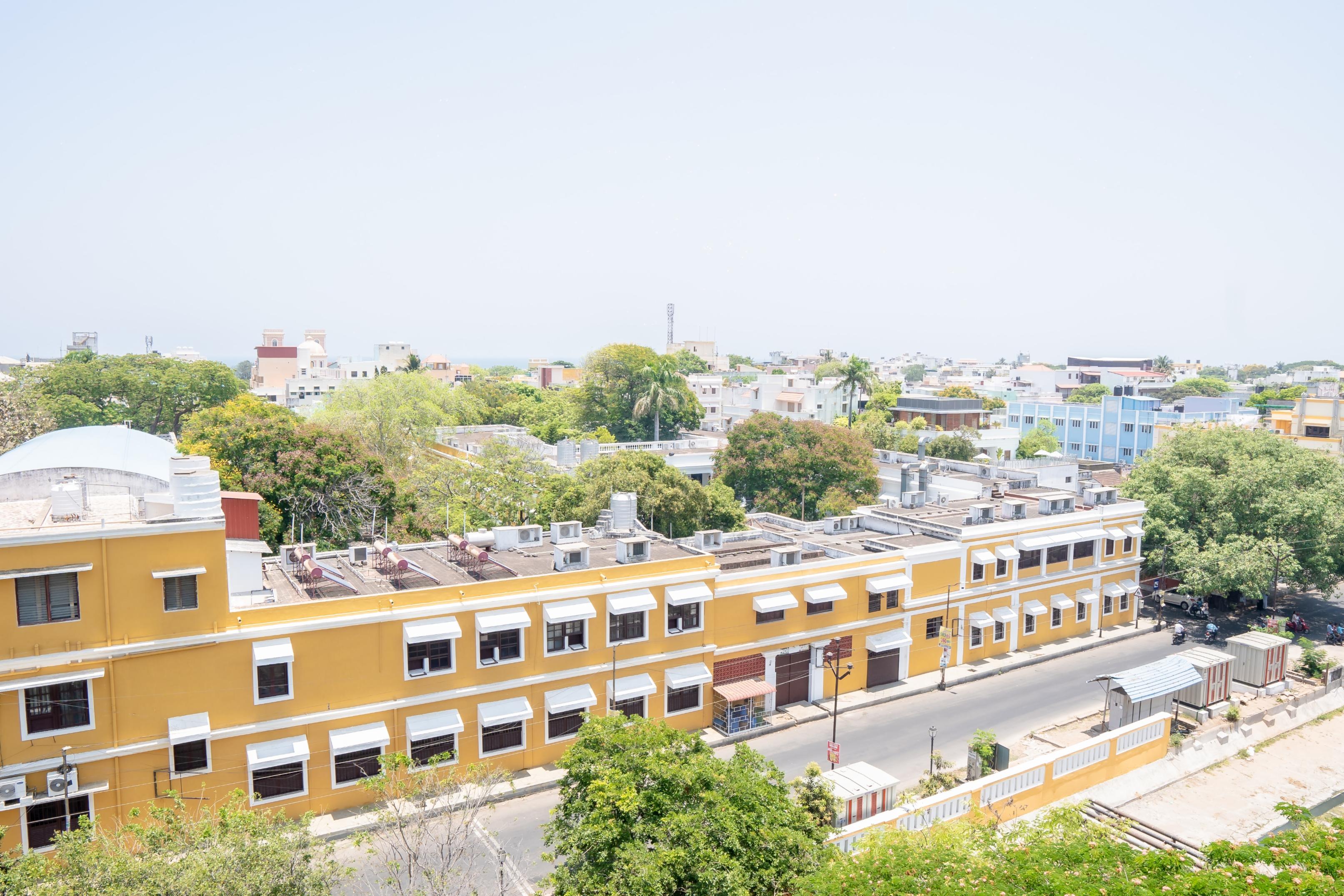 Palais de Pondichery - Tap to explore photos