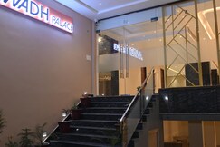 Hotel Awadh Palace