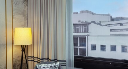 DoubleTree by Hilton Berlin Ku'damm Room Type - KING CORNER ONE BDRM SUITE