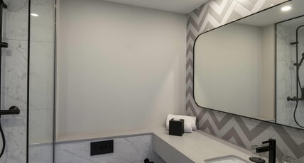 DoubleTree by Hilton Berlin Ku'damm Room Type - KING JUNIOR SUITE
