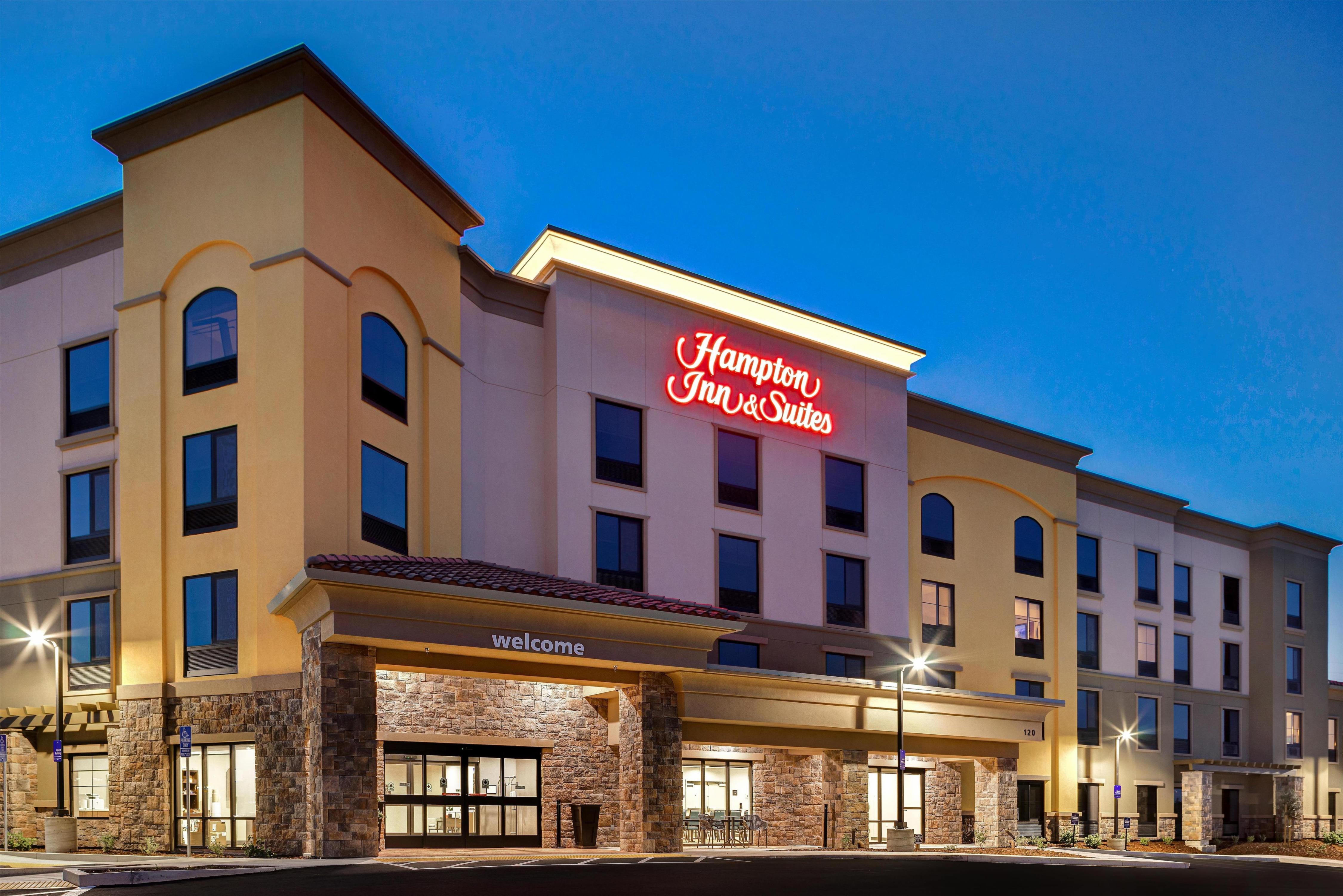 Hampton Inn & Suites by Hilton Marina - Tap to explore photos