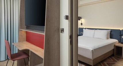 Hampton by Hilton London City Room Type - QUEEN FAMILY ROOM
