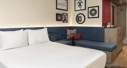 Hampton by Hilton London City Room Type - QUEEN SUPERIOR