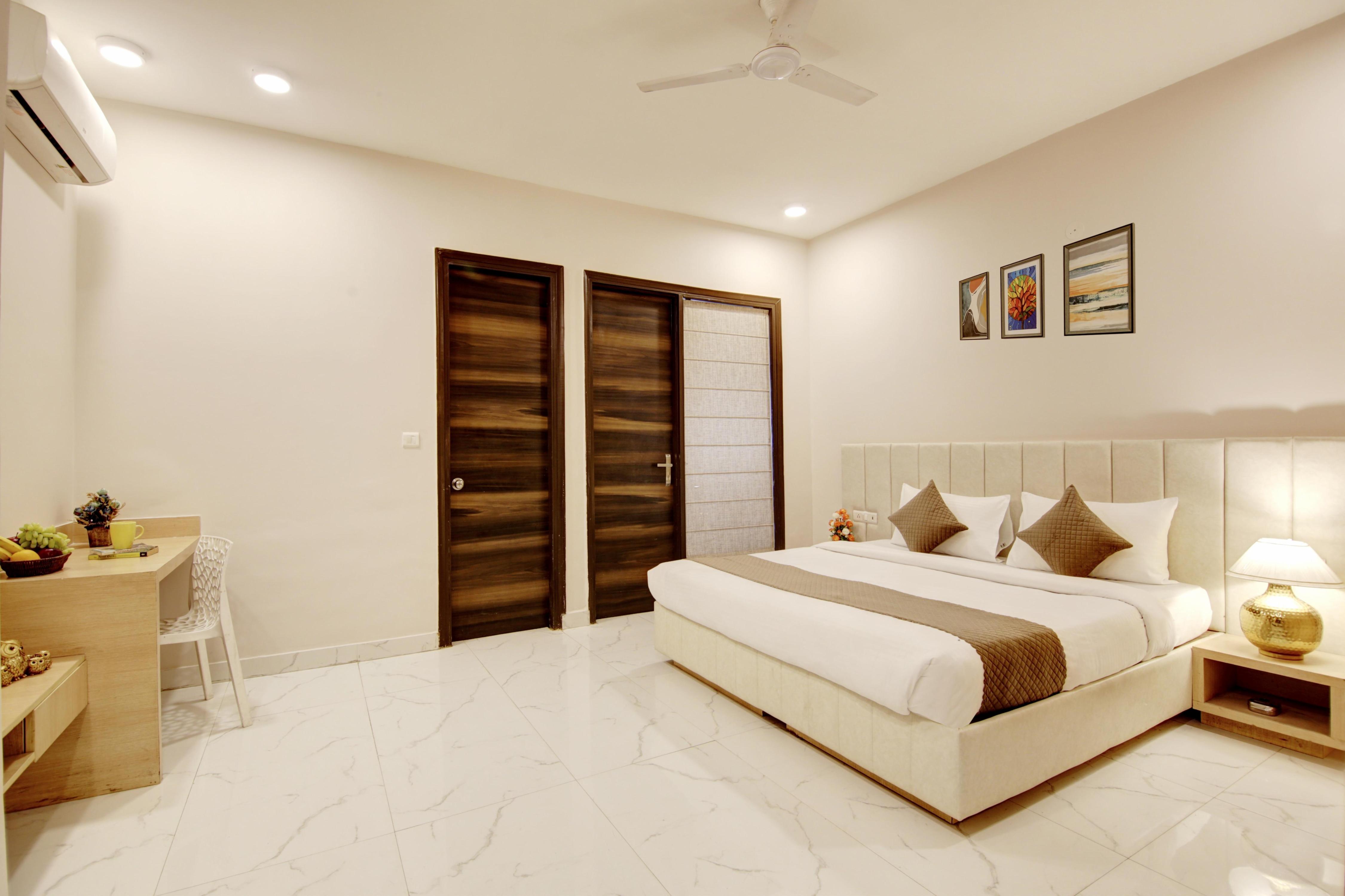Limewood Stay Corporate - Huda City Centre - Tap to explore photos
