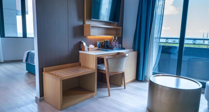 UMET Seaview Hotel with free return airport transfer Room Type - Executive Seaview Suite with balcony