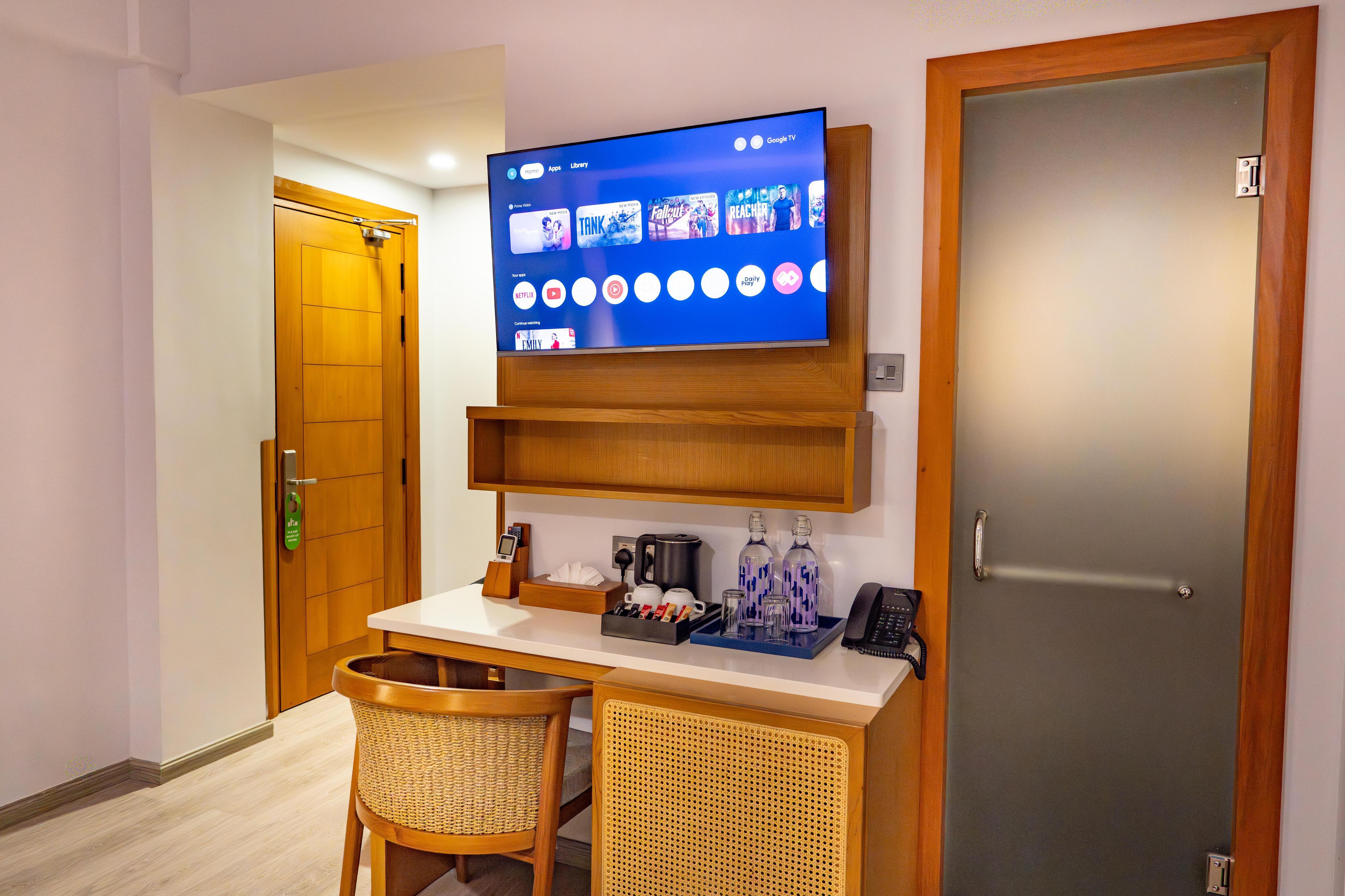 UMET Seaview Hotel with free return airport transfer - Tap to explore photos