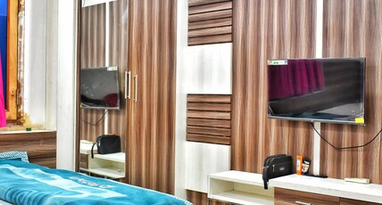 Hotel Neeraj International Room Type - Deluxe Room Hotel Neeraj International Room Type - Deluxe Room