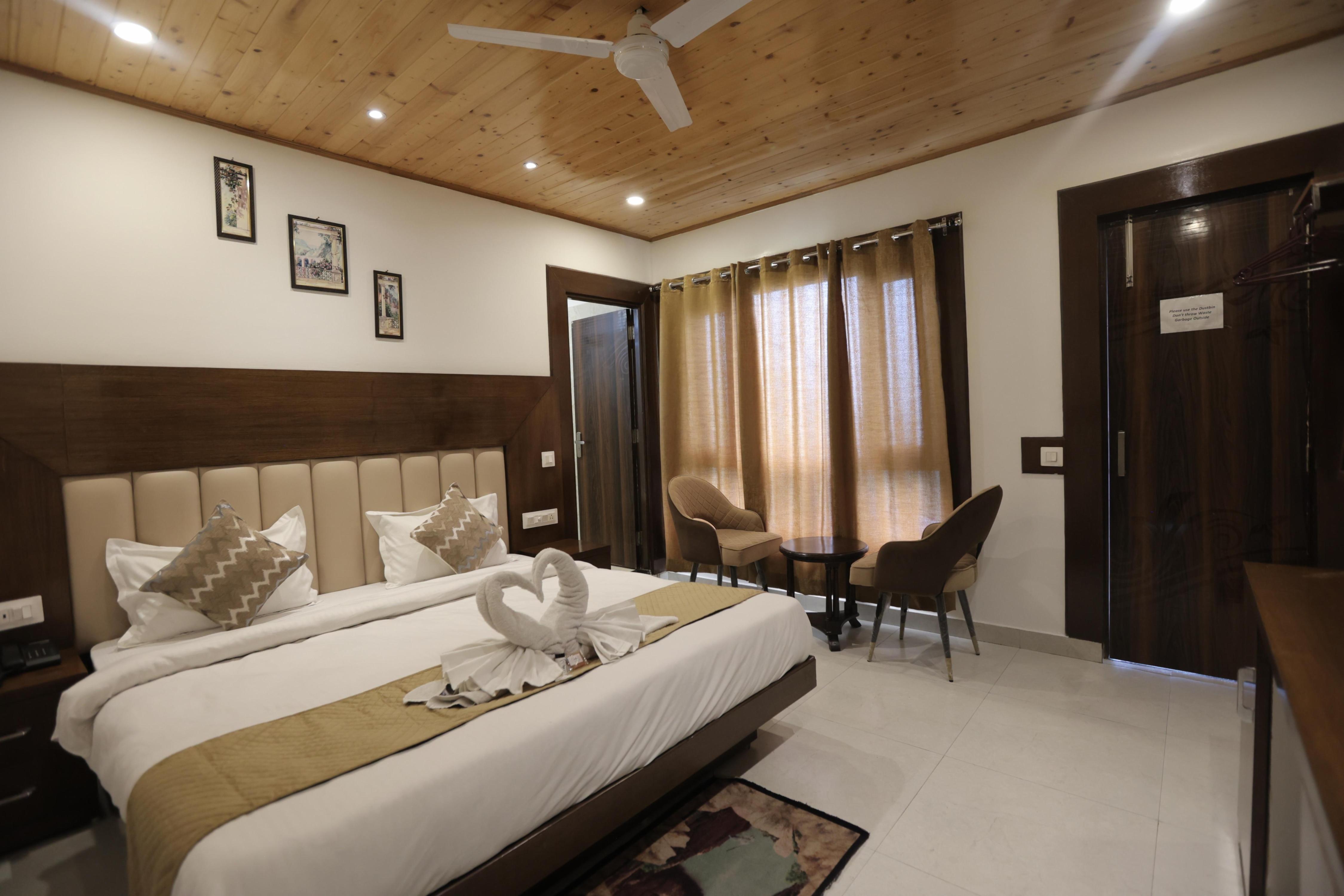 StudioZ Paradize Hills Room Type - Super Deluxe Bedroom with Balcony