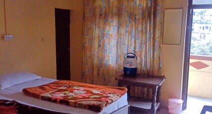 Prayag Raj Hotel ( 5min Walking From Sangam ) - Karanprayag Room Type - Double bedded Room