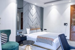 Bed & Oats Luxe Stay @GolfCourse
