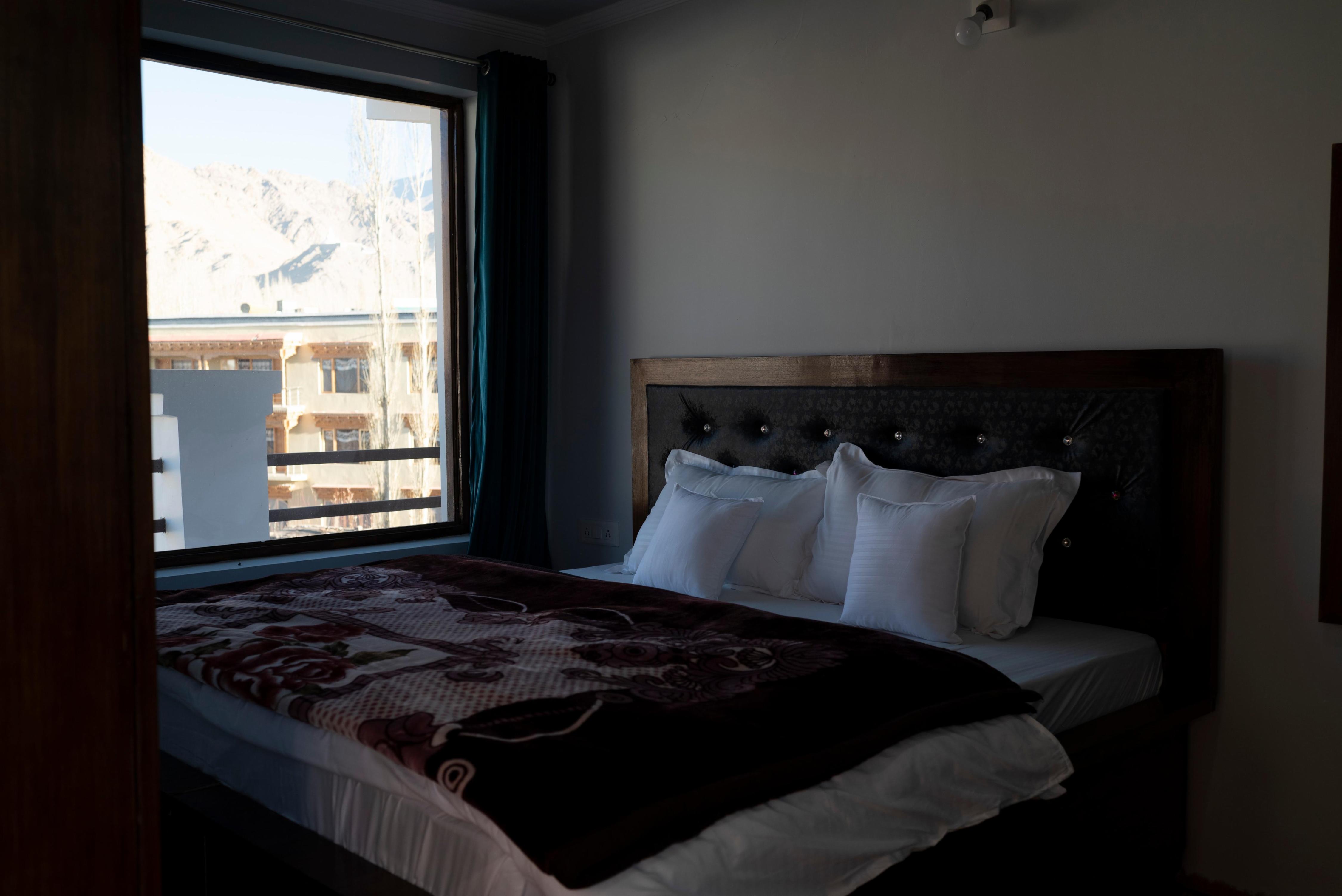 Banaras Residency Leh Ladakh Room Type - Deluxe room 302