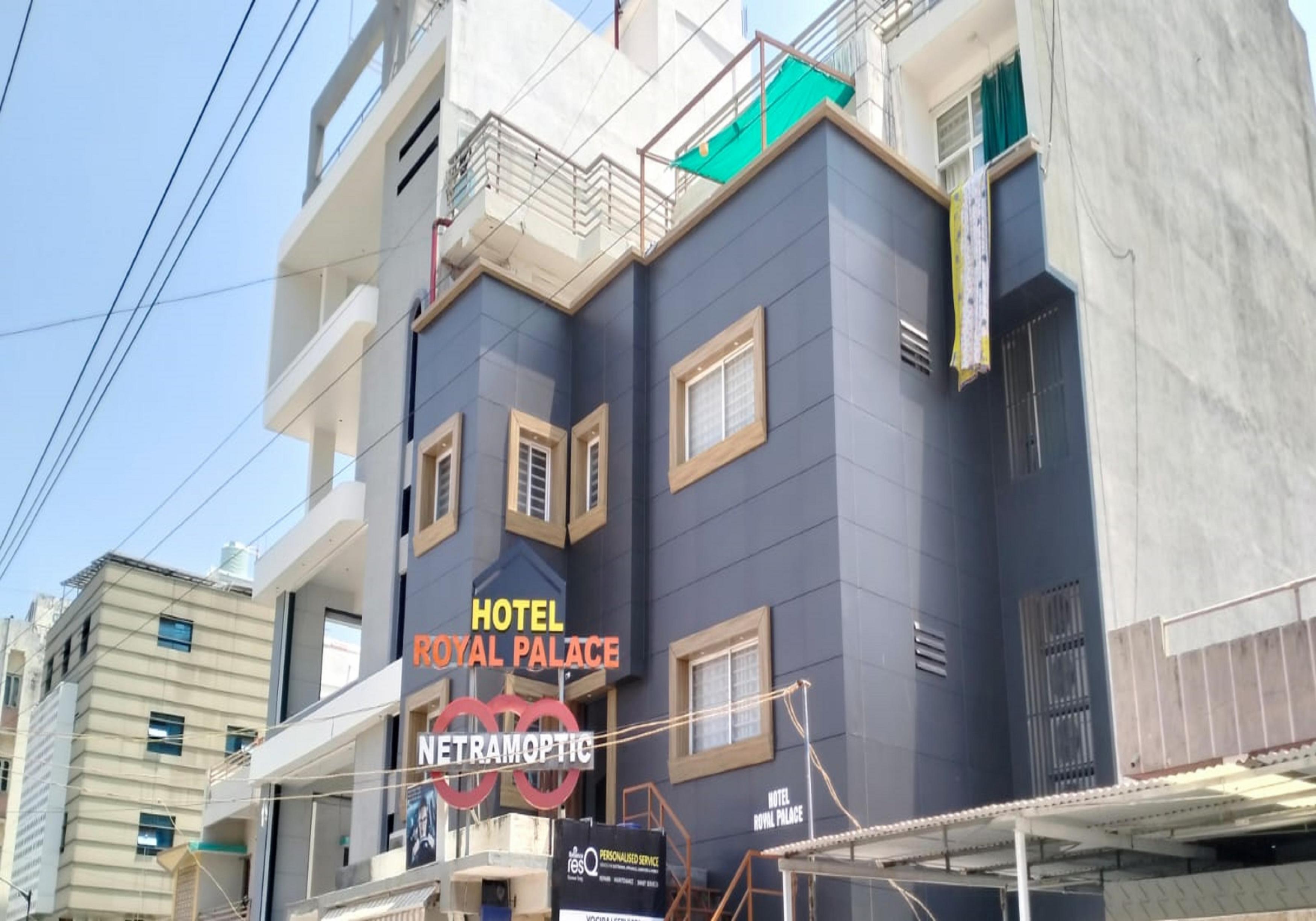 Hotel Royal Palace - Tap to explore photos