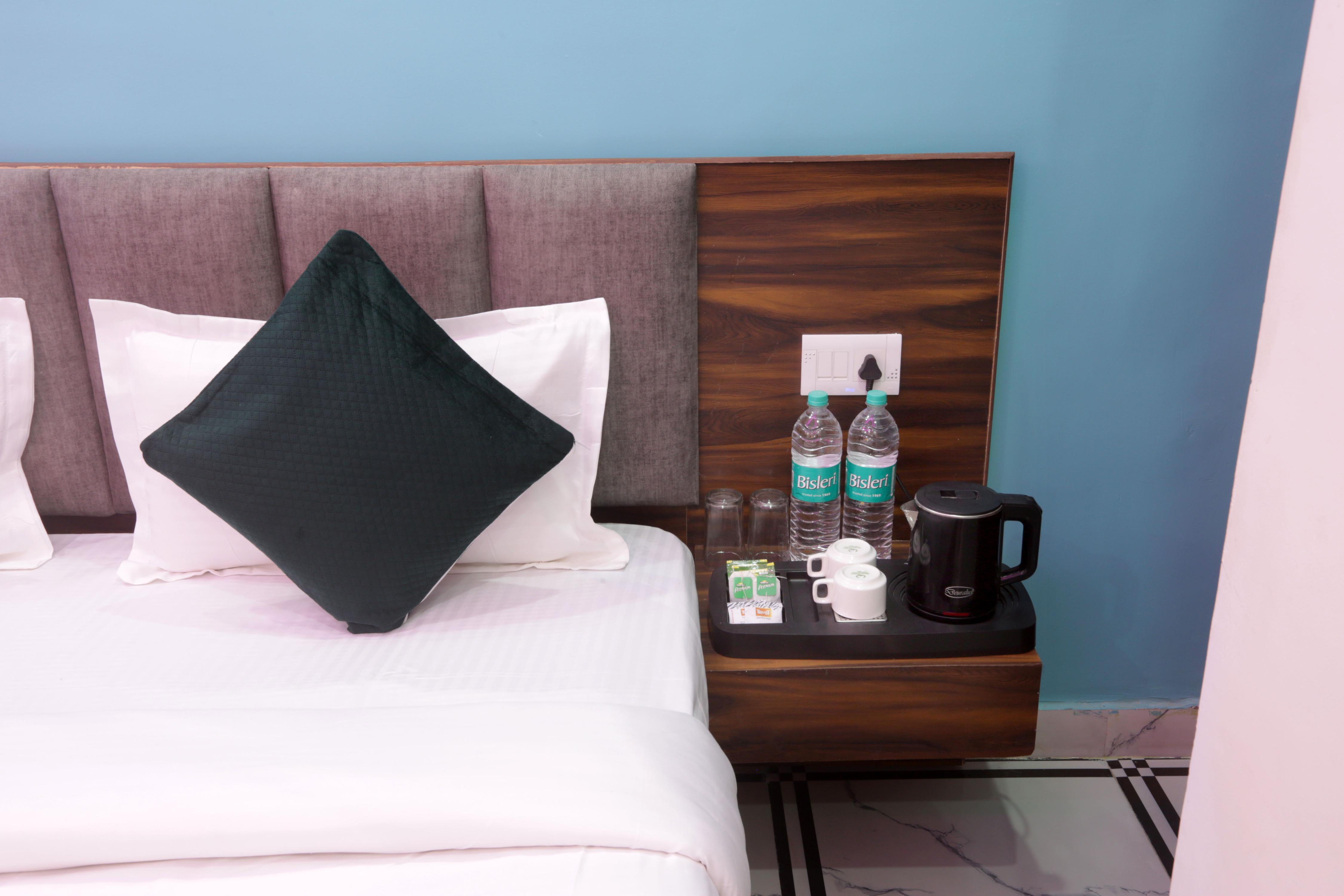 Hotel Popular Suites near IGI Airport - Tap to explore photos