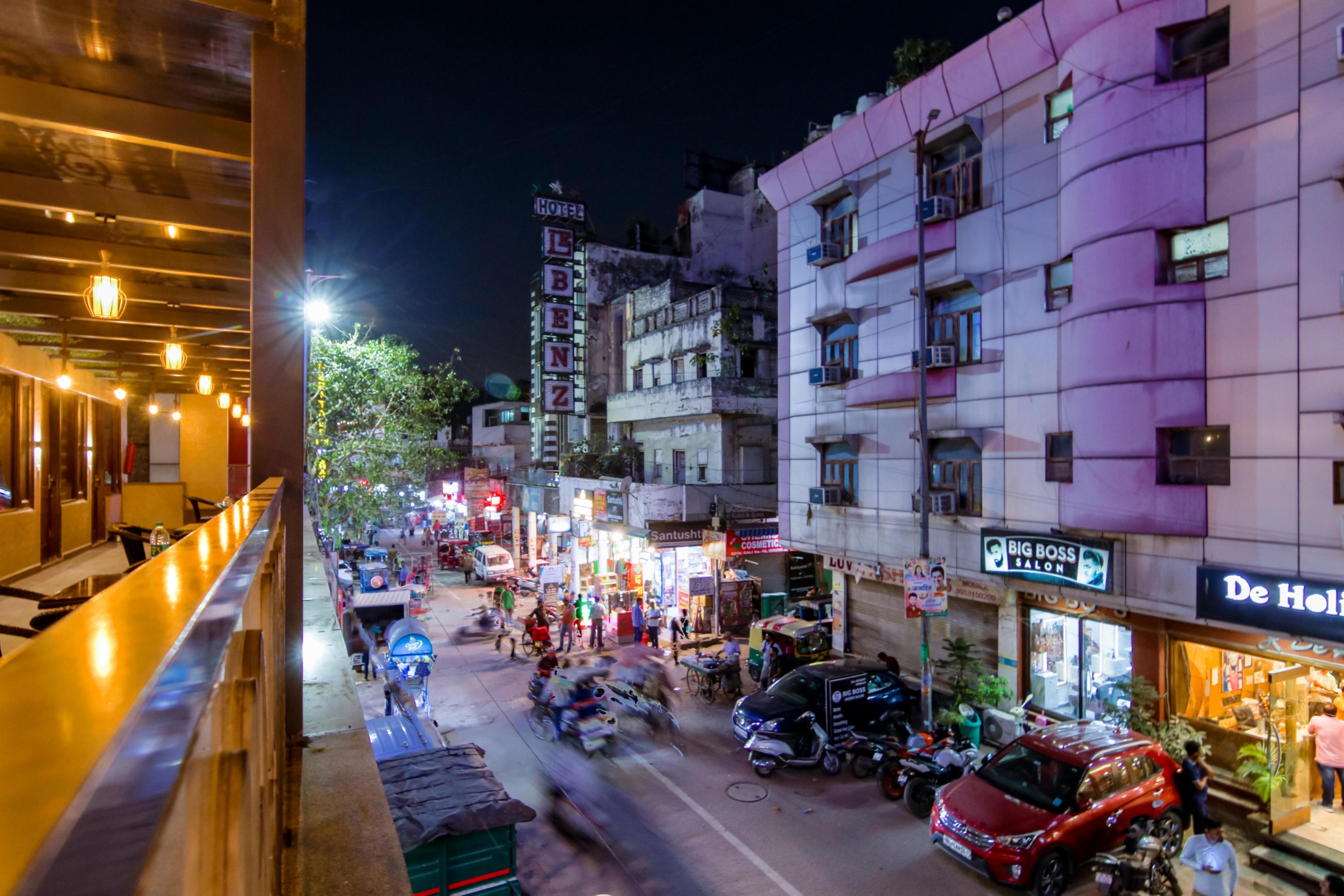 Hotel Anand - 5 Minutes from NDLS Station - Tap to explore photos