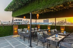 Hotel Uptown - Luxury Restaurant & Rooftop Near Connaught Place