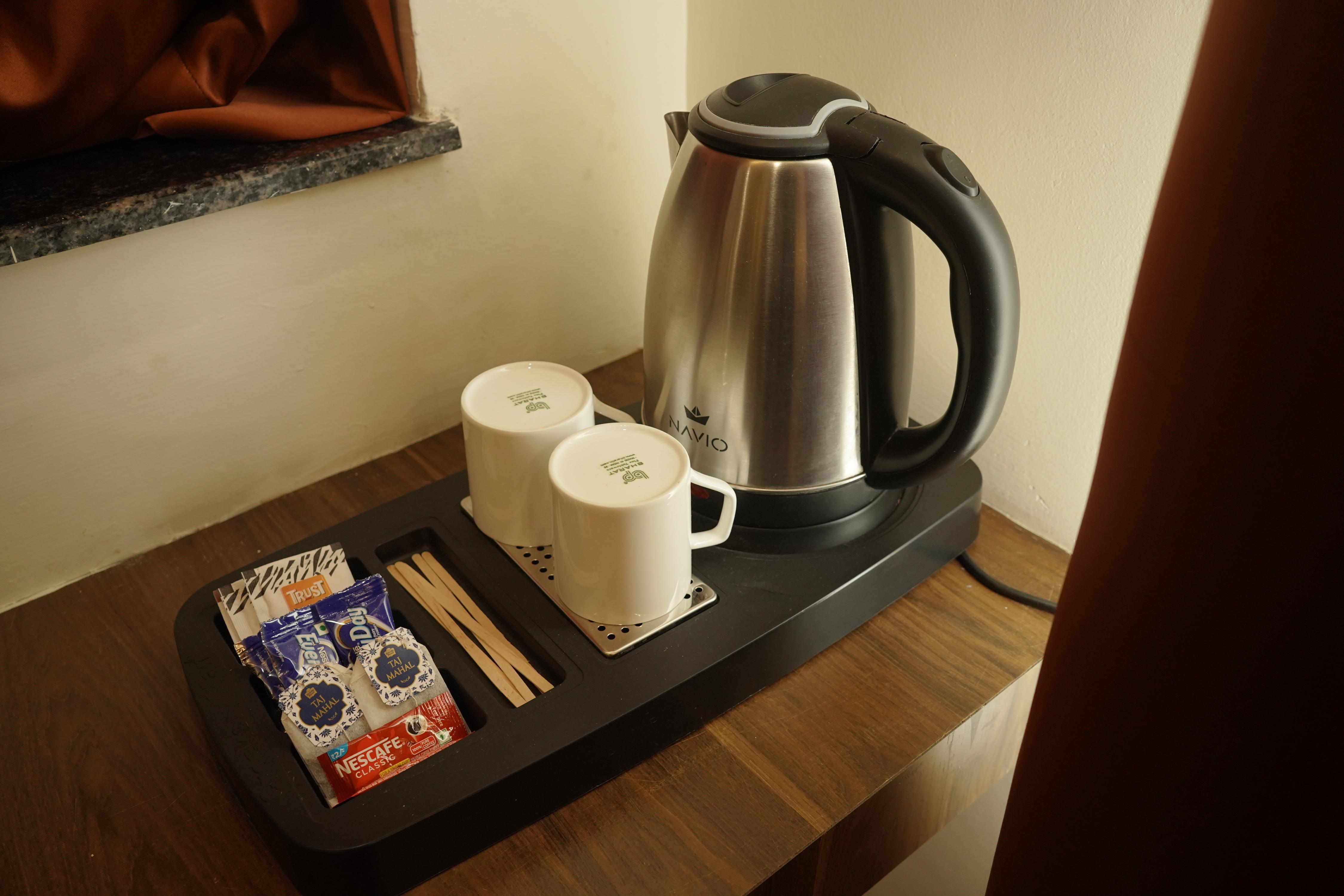 Hotel Hive @ 1 min Drive to ISBT - Tap to explore photos