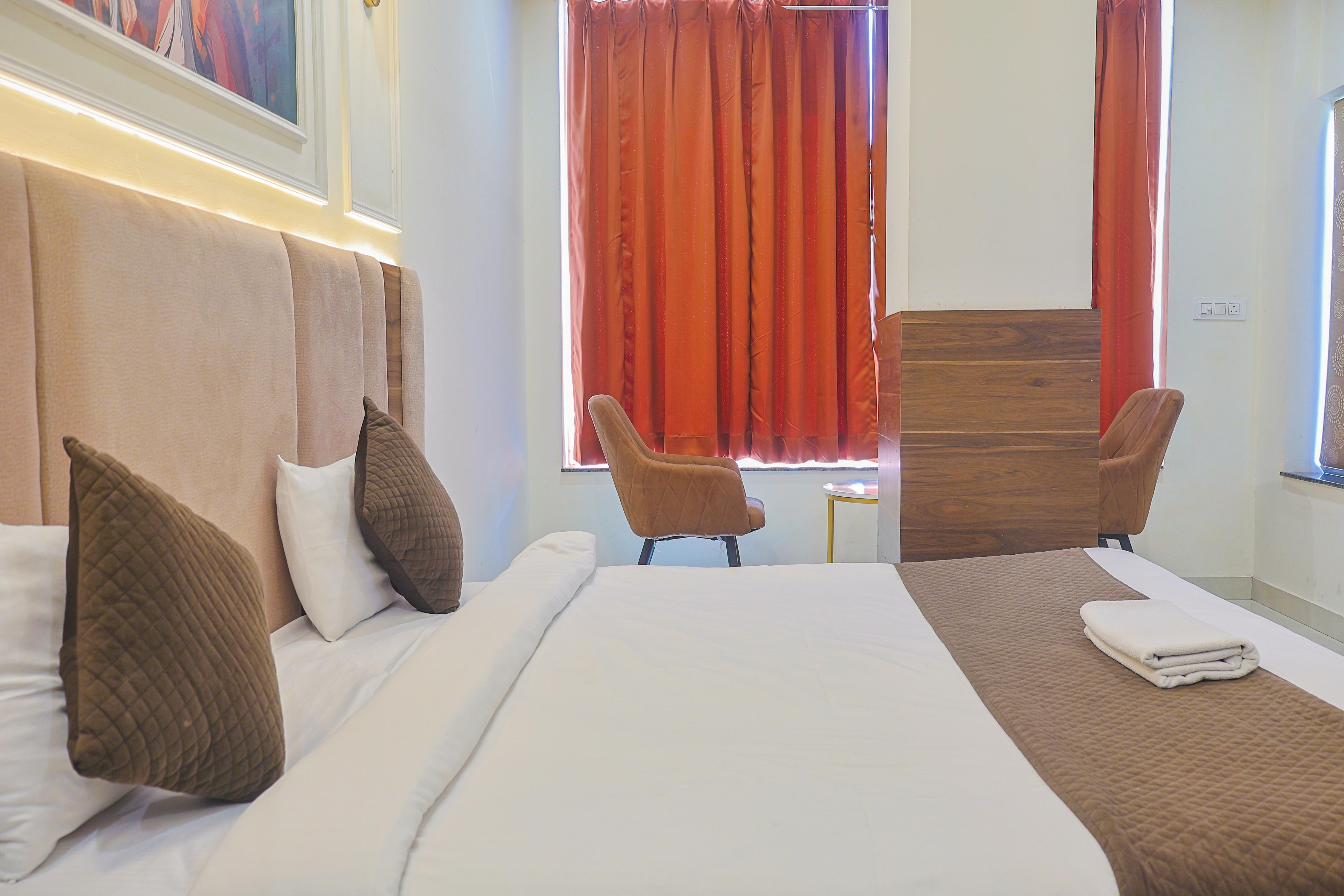Hotel Hive @ 1 min Drive to ISBT - Tap to explore photos