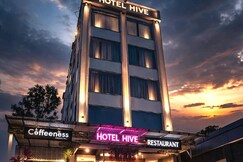 Hotel Hive @ 1 min Drive to ISBT