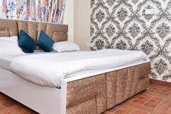 Green View Pine Heart