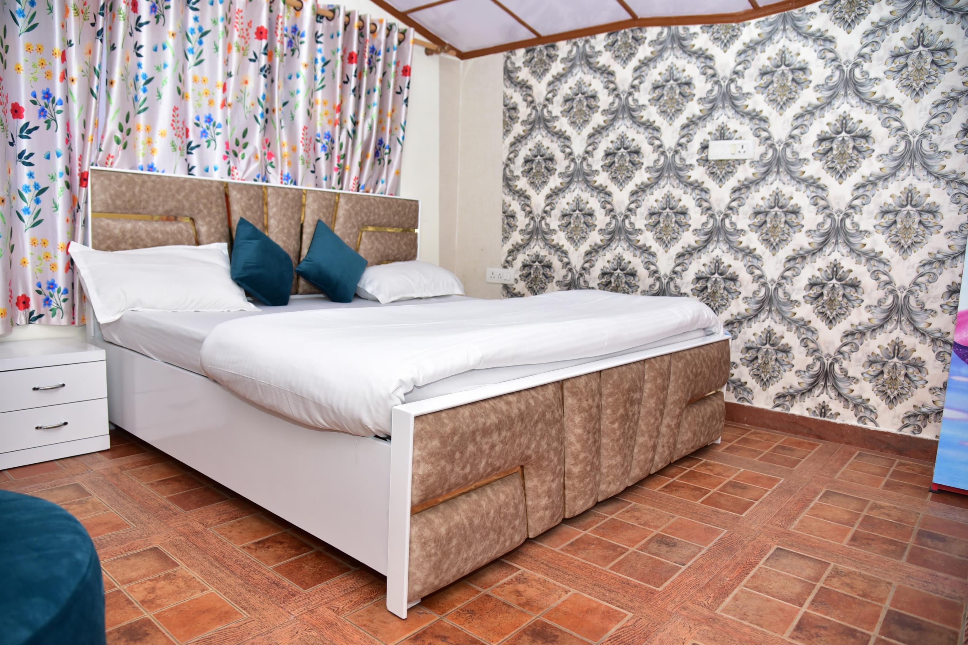 Green View Pine Heart Room Type - Bedroom 1