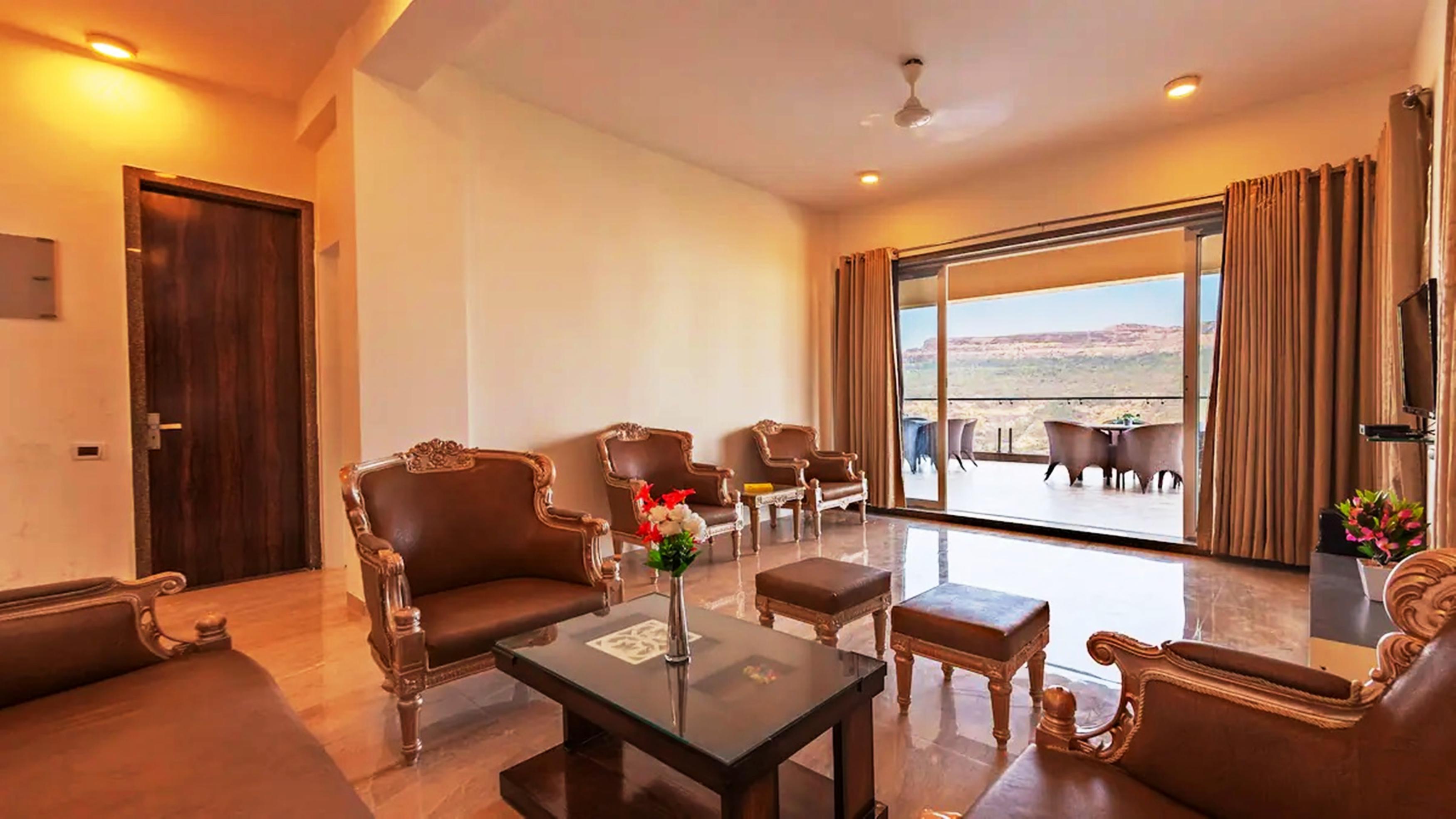 The Arowana Cliff 4BHK with Pvt Pool and Chef - Tap to explore photos