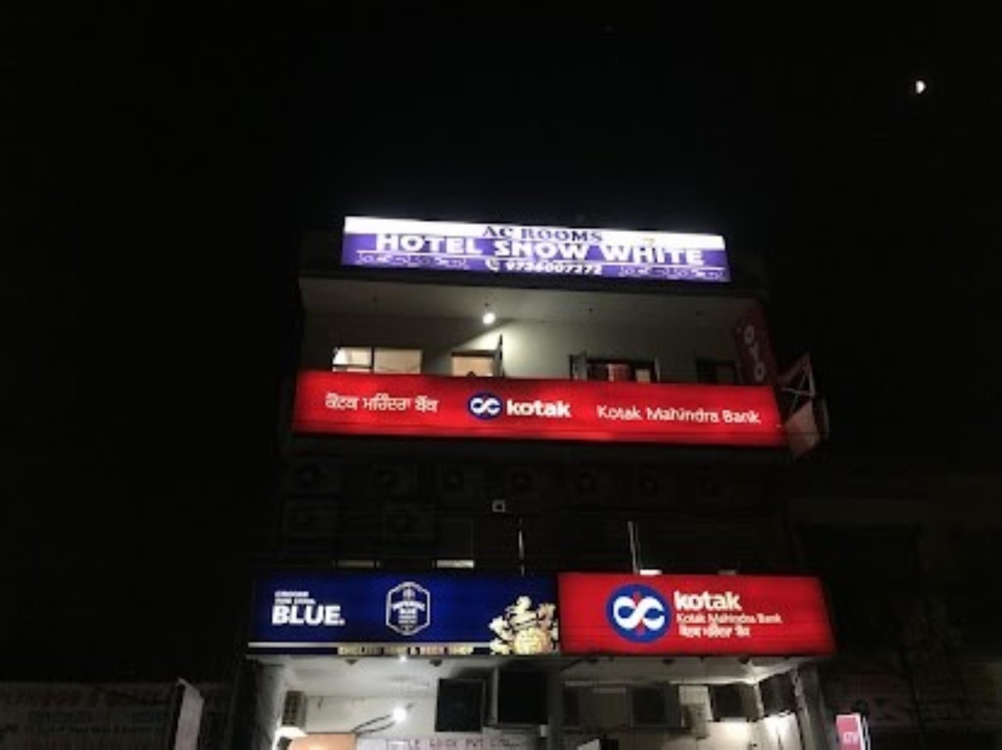 Hotel Snow White Mohali