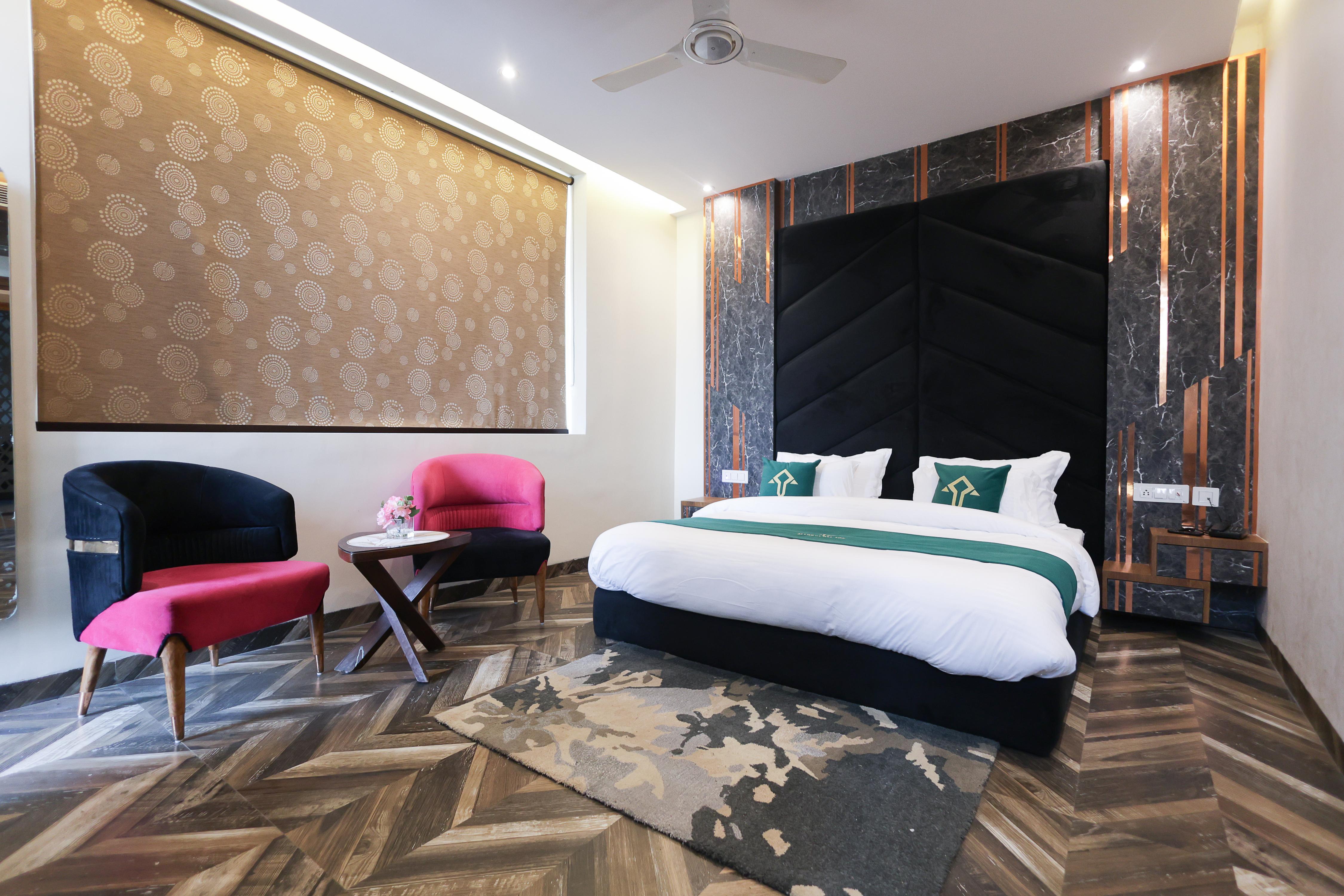 Hotel Hardik Palace - Tap to explore photos