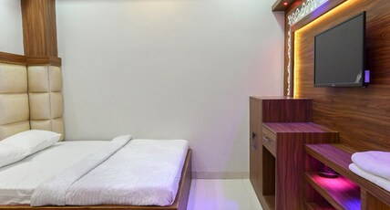 HN PALACE Homestay Agra Room Type - Family Room