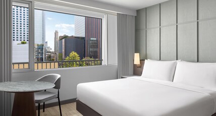 Courtyard by Marriott Bangkok Sukhumvit 20 Room Type - Deluxe With Bathtub, Club Guest room, 1 King, City view Courtyard by Marriott Bangkok Sukhumvit 20 Room Type - Deluxe With Bathtub, Club Guest room, 1 King, City view