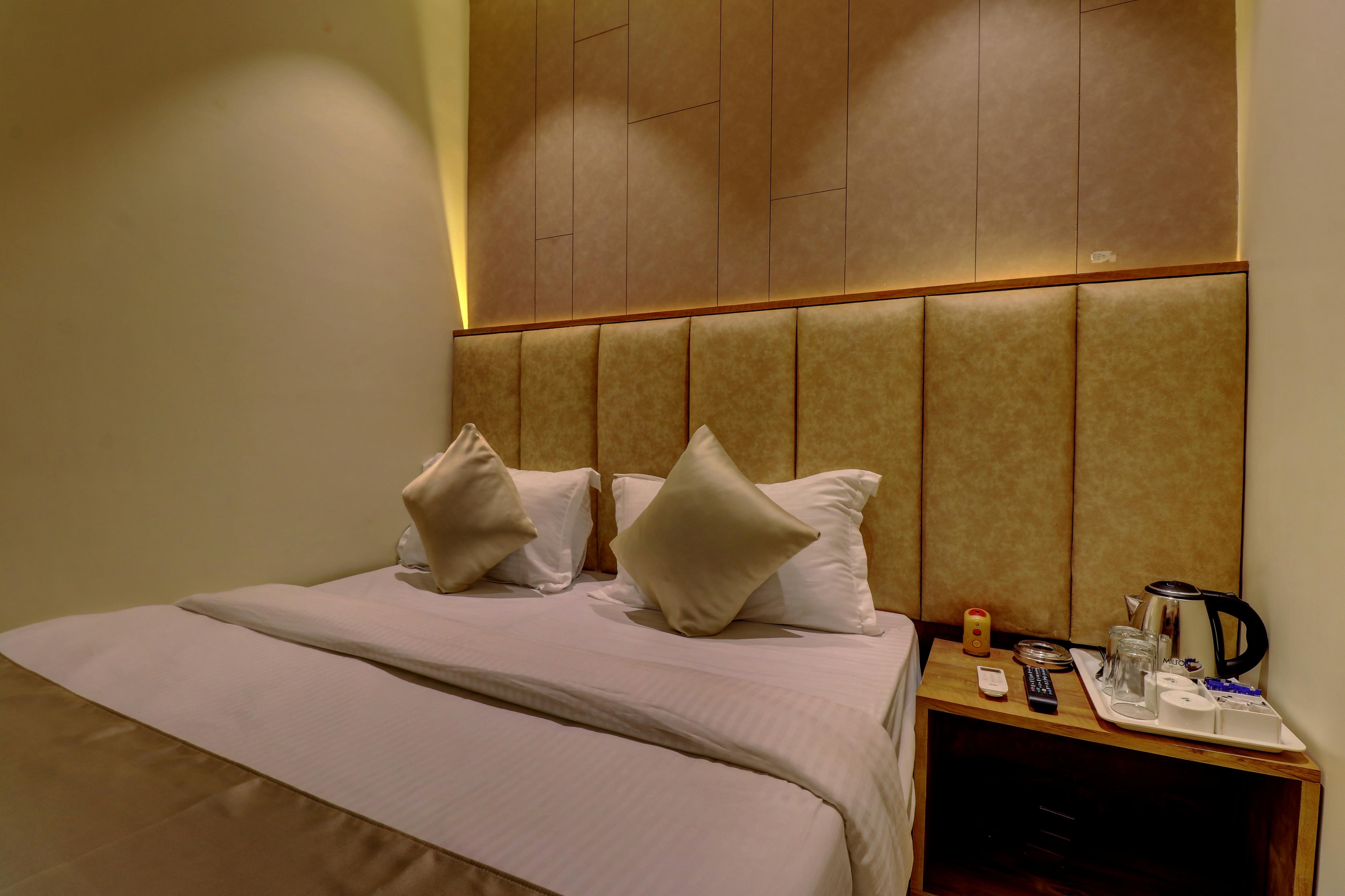 Hotel Amber Suite - Tap to explore photos