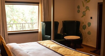 Narwar Lakefront Resort Room Type - King Suite