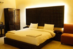 The Q Hotel - RK Beach