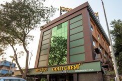 Hotel Goldcrest Suites