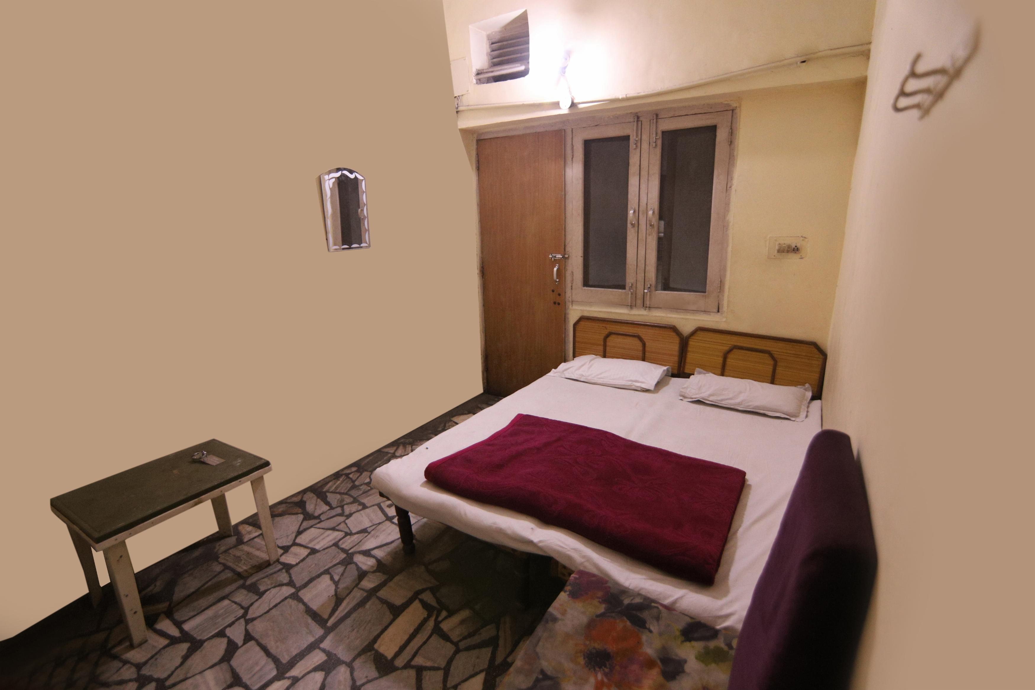 Hotel Raj Guest House - Tap to explore photos