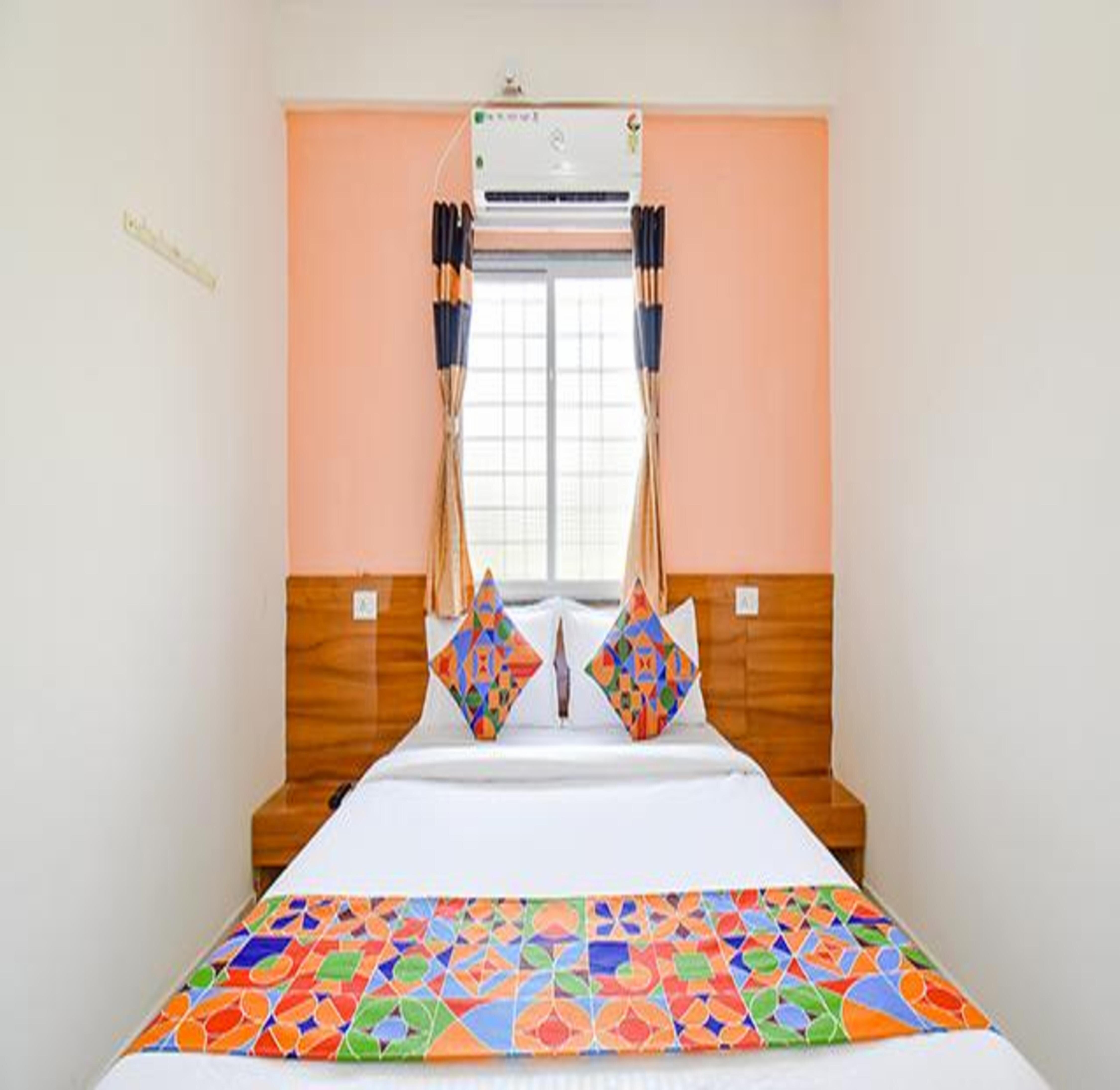 FabHotel Silver 9 - Tap to explore photos