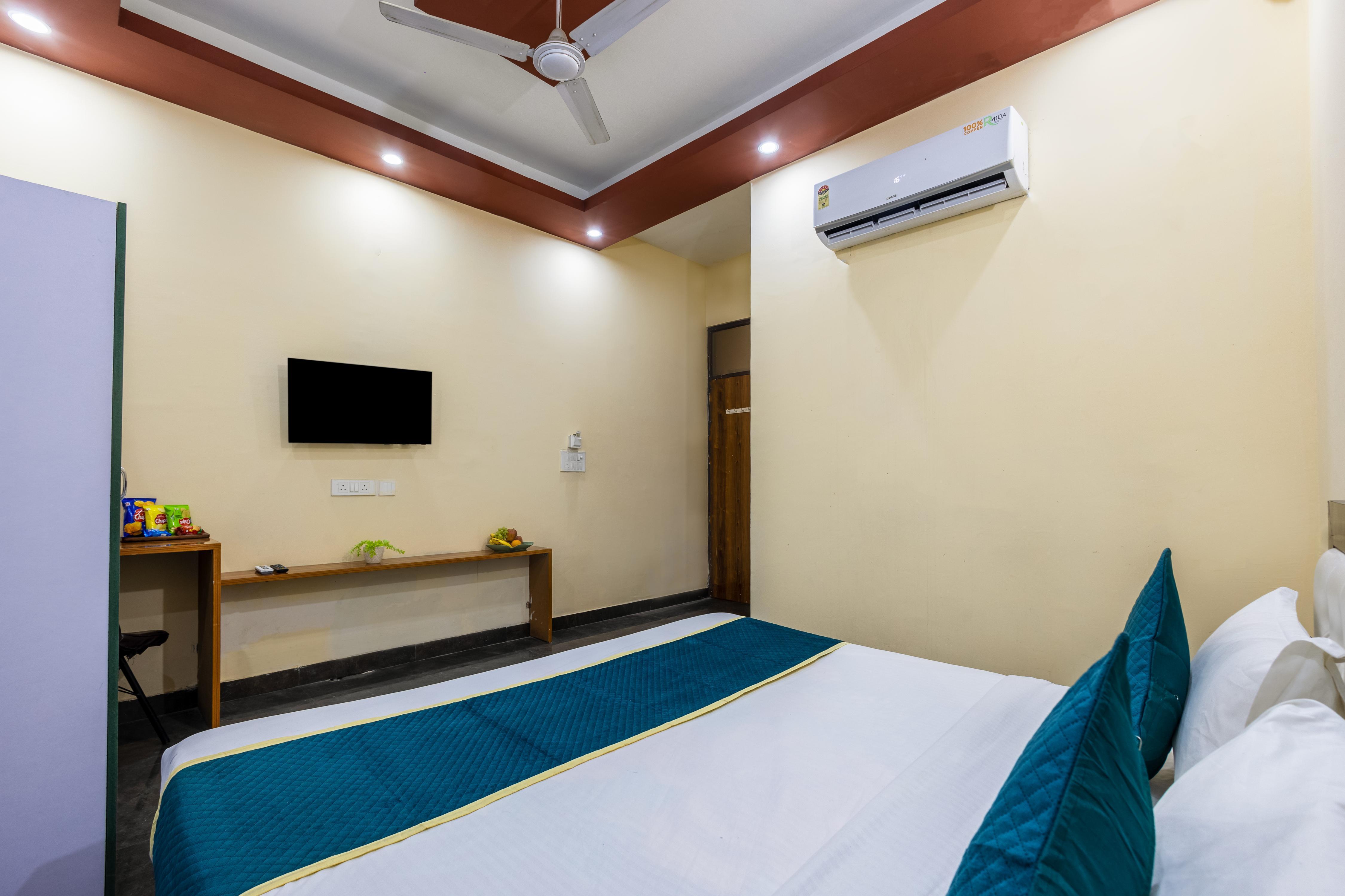 Hotel Vibe Blue - Tap to explore photos