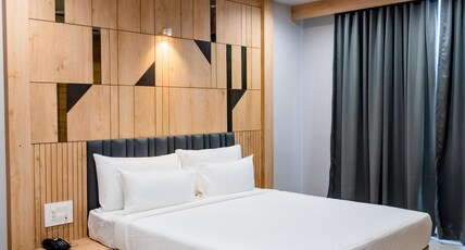 Hotel Sky Avenue Room Type - Deluxe AC Room