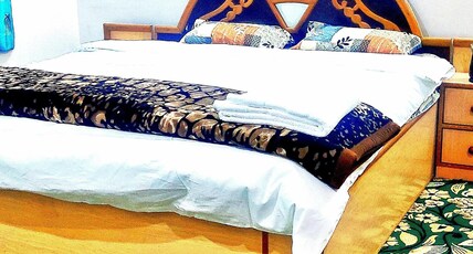 THE CLOVER INN Room Type - Bedroom A